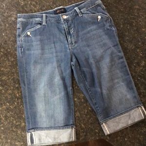 Size 10 seven brand denim capris